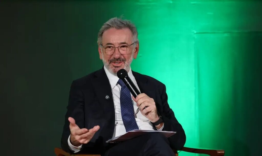 Brasil deve decidir sobre aplicação da Lei da Reciprocidade contra os EUA em dezembro, diz ministro