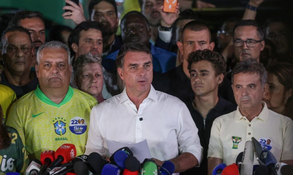 Flávio Bolsonaro pode anular a eleição? Jurista analisa